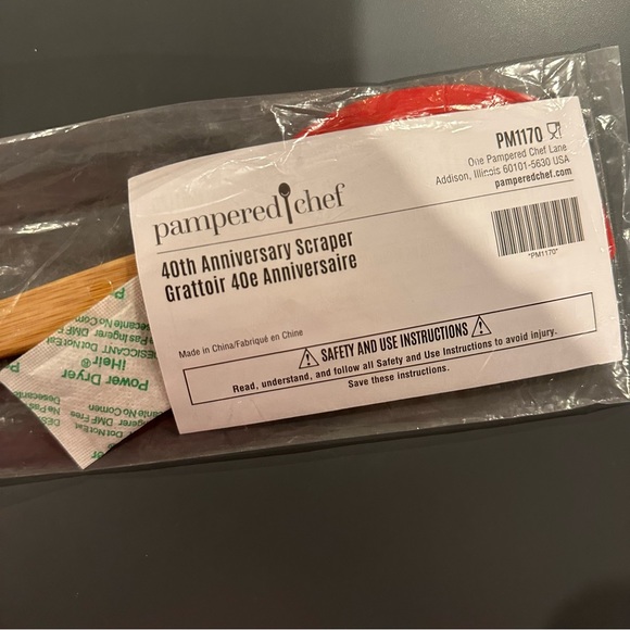 Pampered Chef 40th Anniversary Scraper - Picture 3 of 3